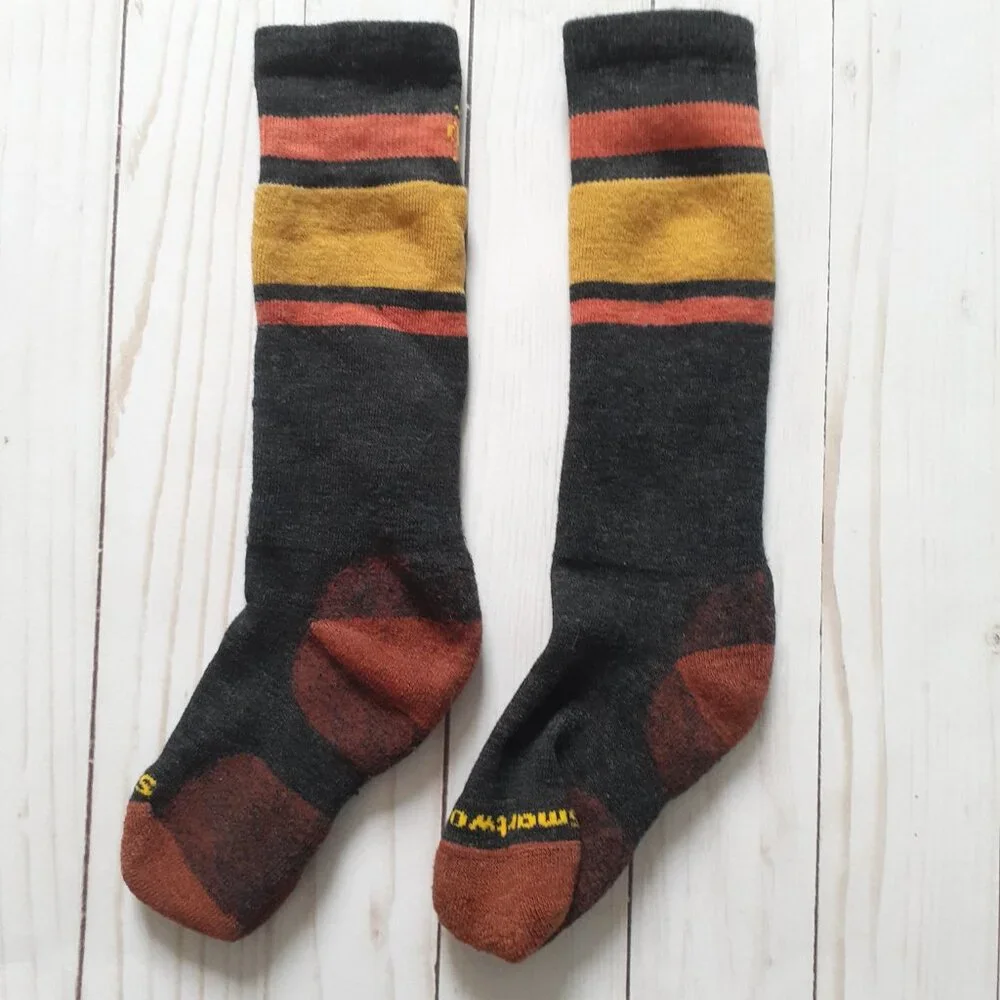 Smartwool Kid's Beanie & Wintersport Over The Calf Socks Black & Charcoal Size M